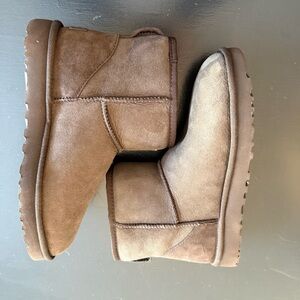 NWOT UGG Classic Mini Pull-on Chocolate Brown Shearling Boots
